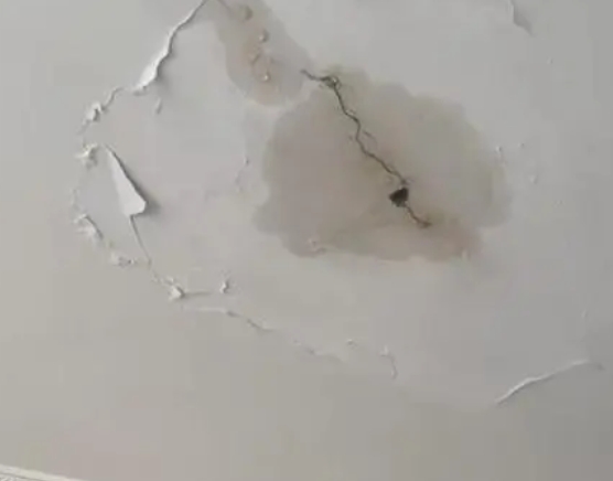 额济纳旗阳台漏水维修公司分享下屋面防水工程质量问题原因分析